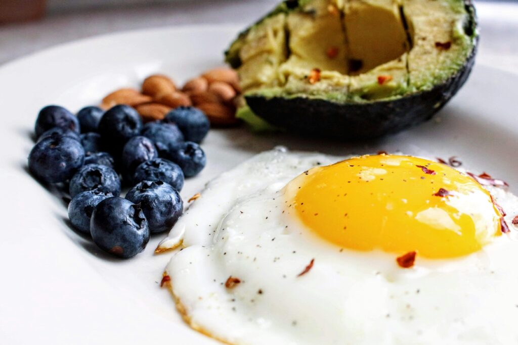 10 Easy and Healthy Low Carb Breakfast Ideas